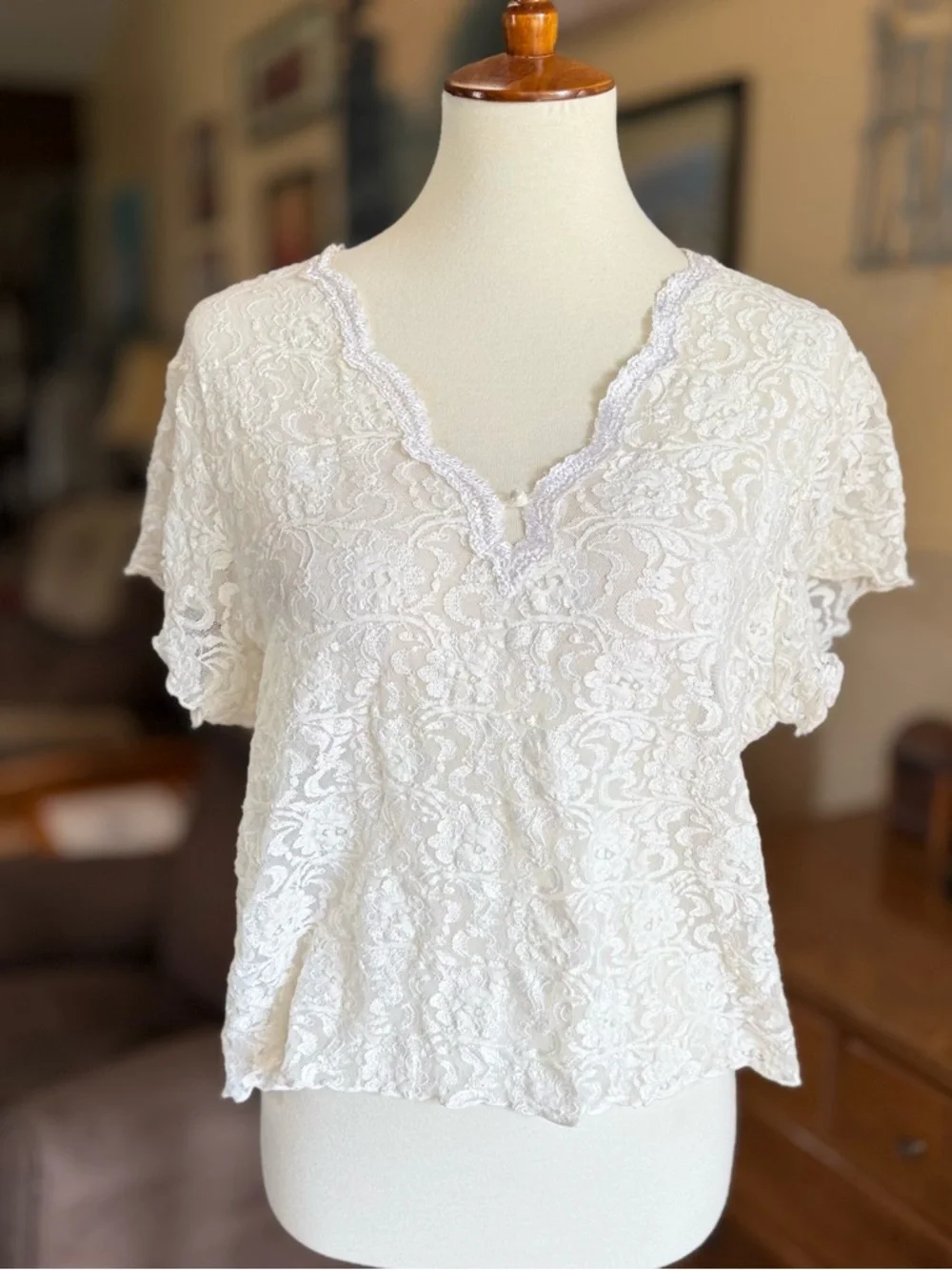 Women's Stretch Lace V-Neck Blouse in Cream - Picture 2 of 7